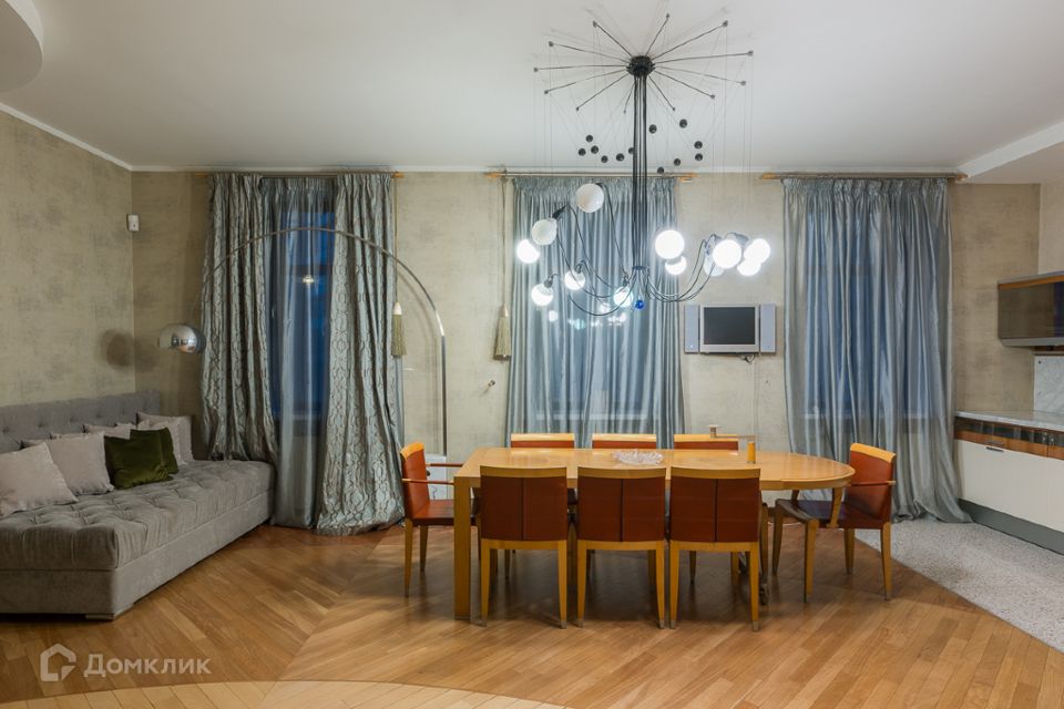 Продаётся 6-комнатная квартира, 260 м²