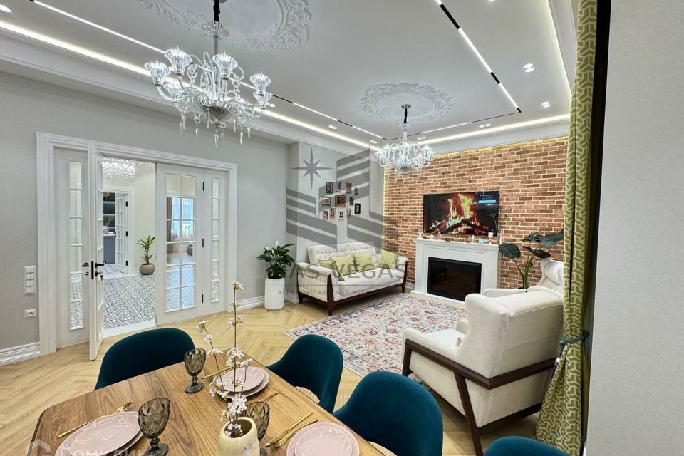 Сдаётся 4-комнатная квартира, 156 м²