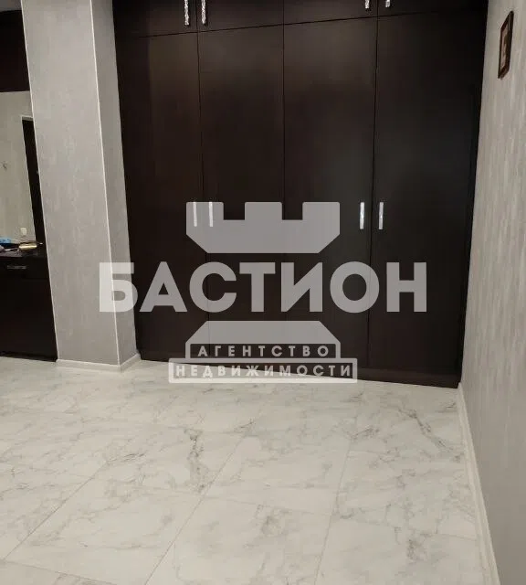 Продаётся 3-комнатная квартира, 158 м²