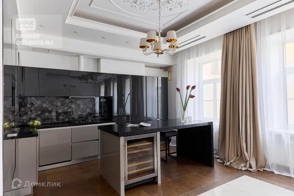 Продаётся 5-комнатная квартира, 155 м²