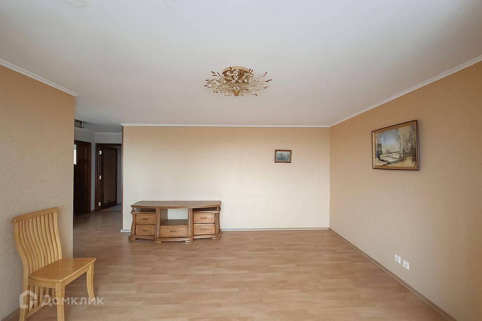 Продаётся 4-комнатная квартира, 106.1 м²