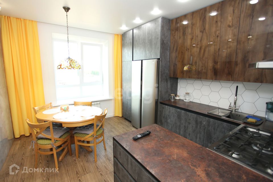 Продаётся 2-комнатная квартира, 81 м²
