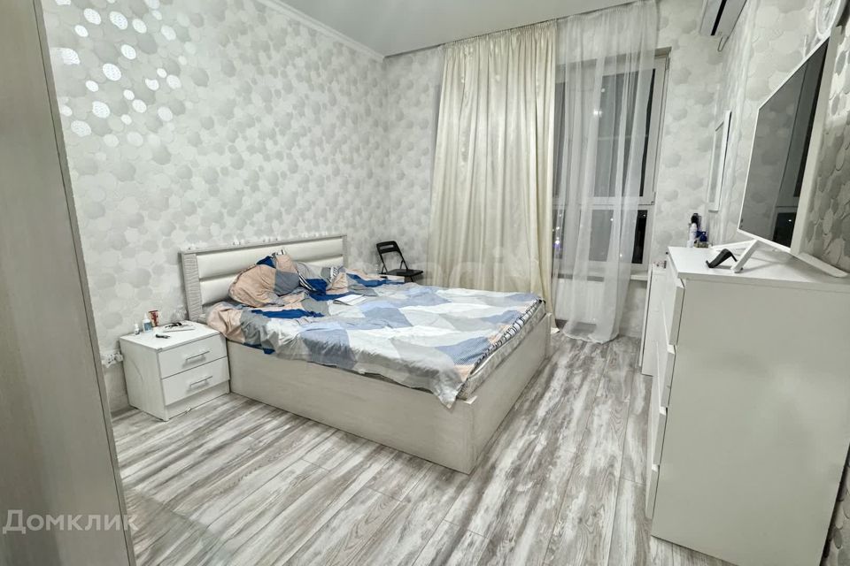 Продаётся 1-комнатная квартира, 54.2 м²