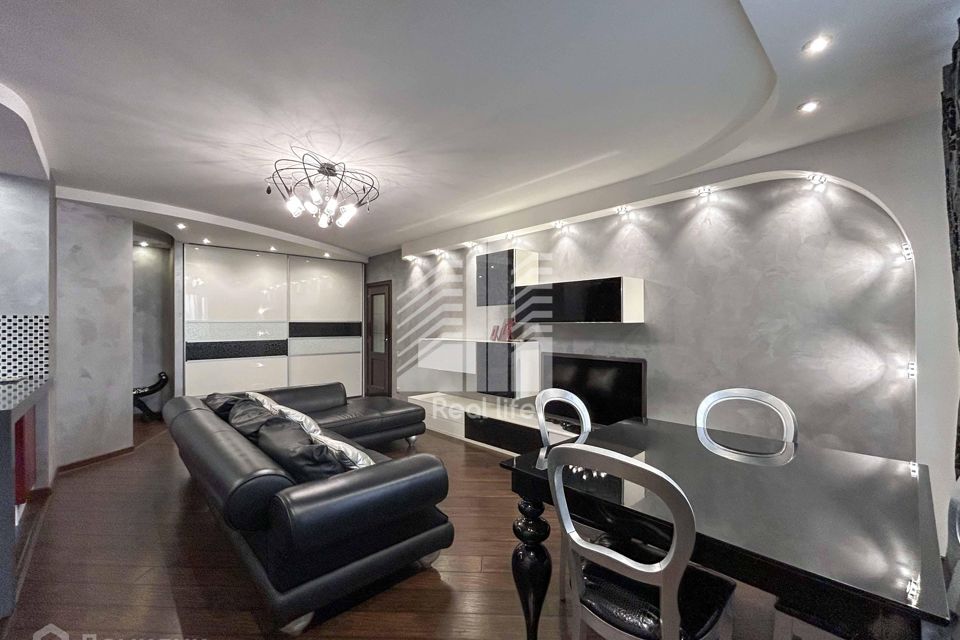 Продаётся 2-комнатная квартира, 69.8 м²