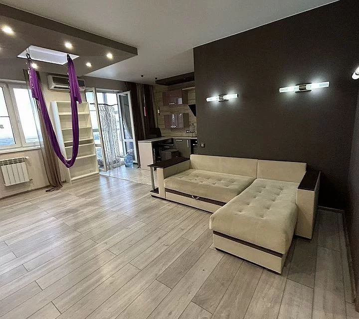 Сдаётся 2-комнатная квартира, 55 м²
