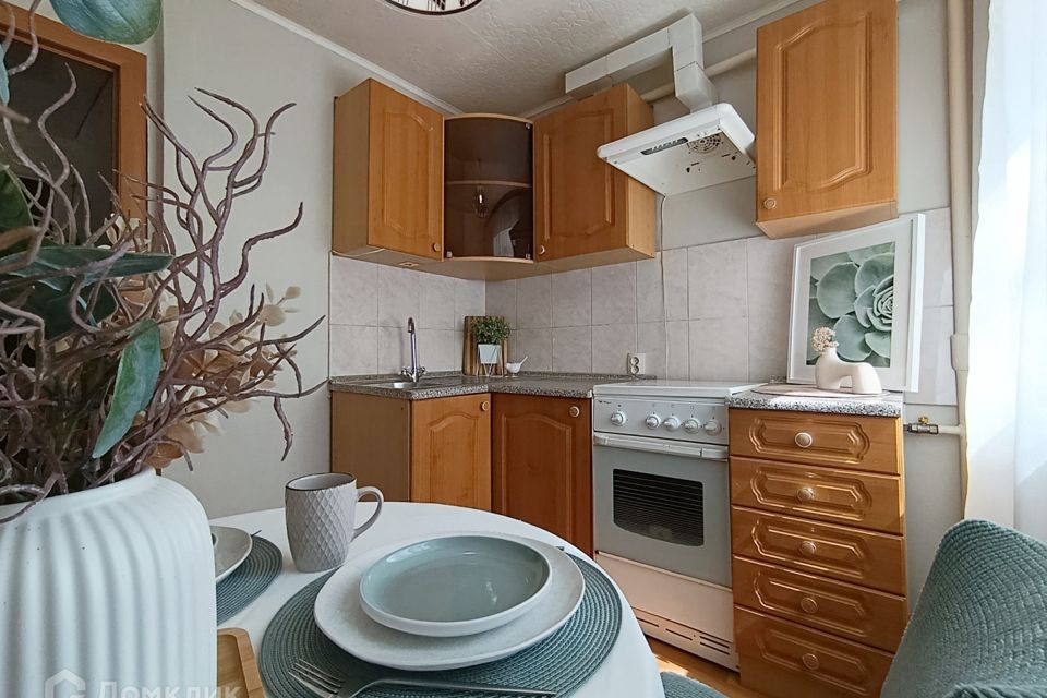 Продаётся 3-комнатная квартира, 42.8 м²