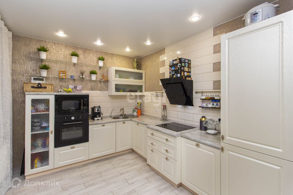 Продаётся 4-комнатная квартира, 95 м²