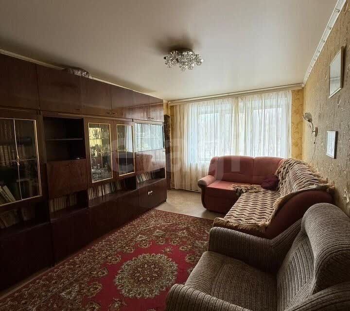 Продаётся 4-комнатная квартира, 61.7 м²