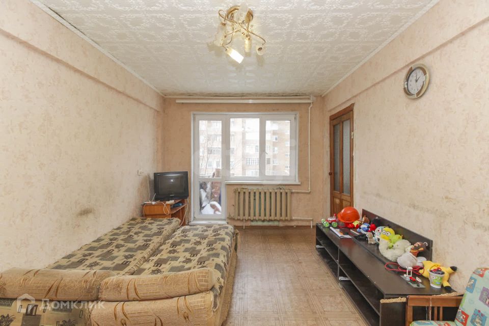 Продаётся 4-комнатная квартира, 58.2 м²
