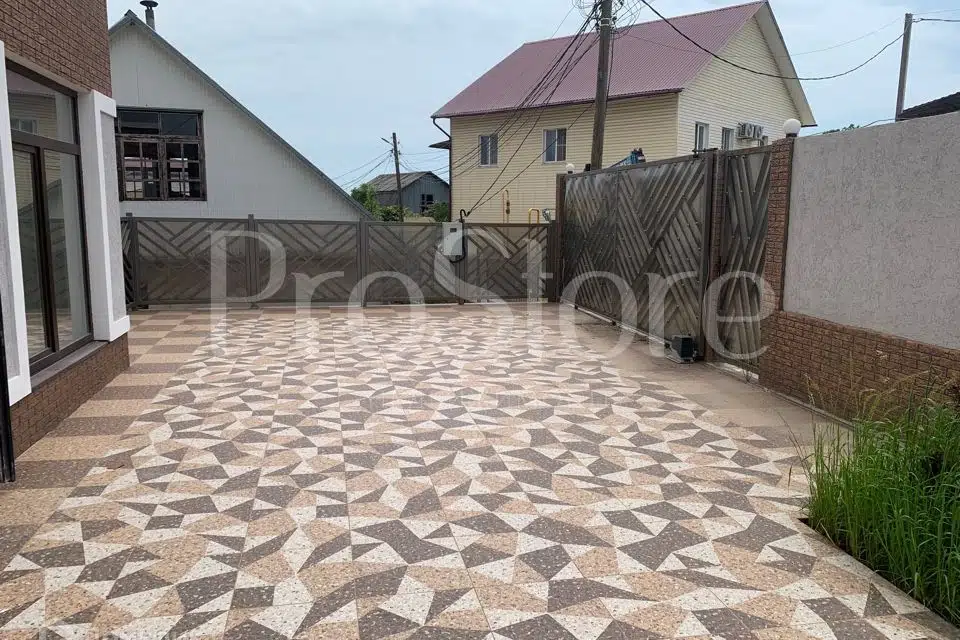 Продаётся 3-этажный дом, 170 м²