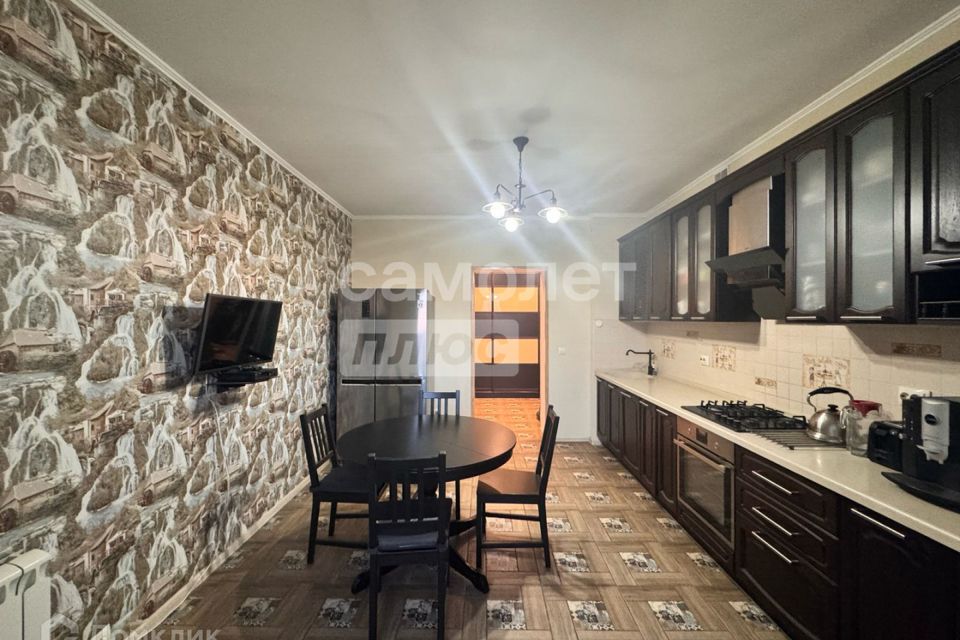 Продаётся 2-комнатная квартира, 79.4 м²