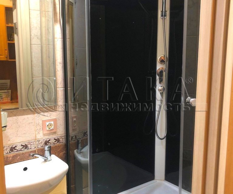 Продаётся комната в 30-комн. квартире, 16 м²