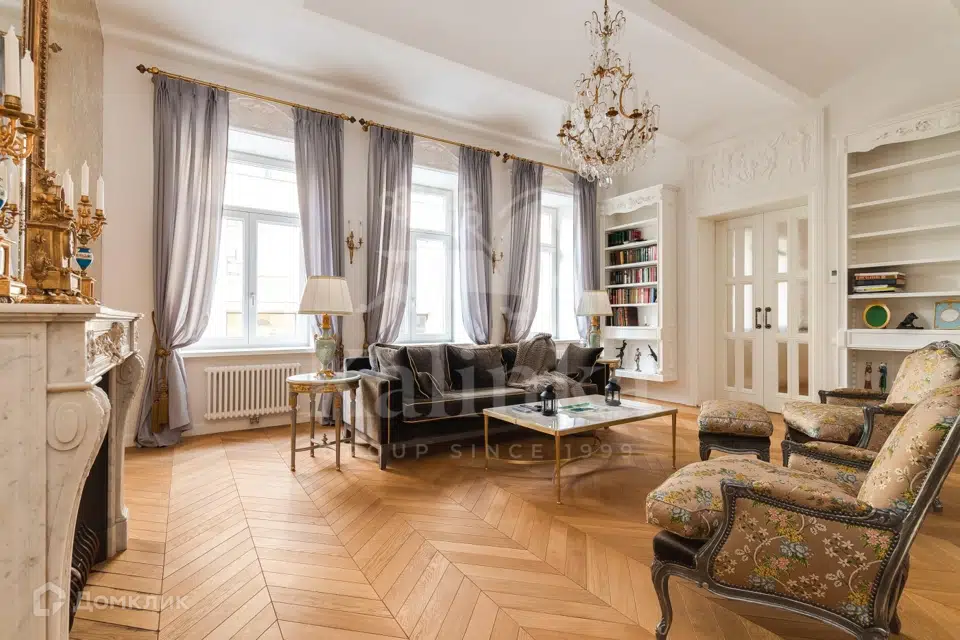 Продаётся 2-комнатная квартира, 105.8 м²