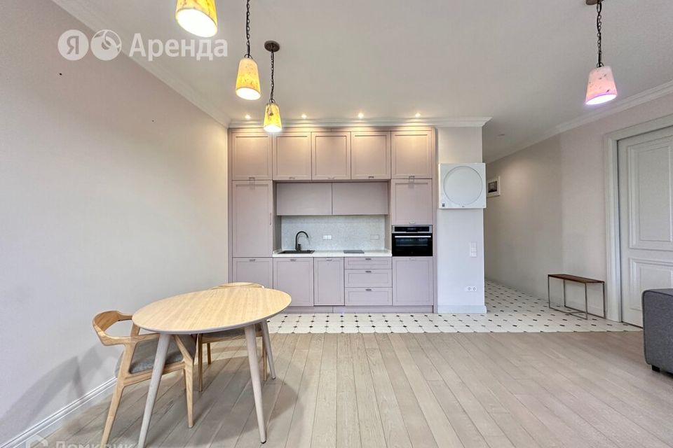 Сдаётся 2-комнатная квартира, 71 м²