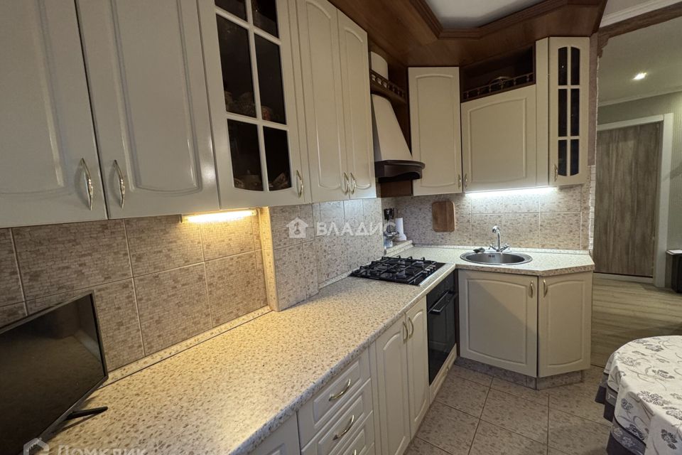 Продаётся 3-комнатная квартира, 61.8 м²