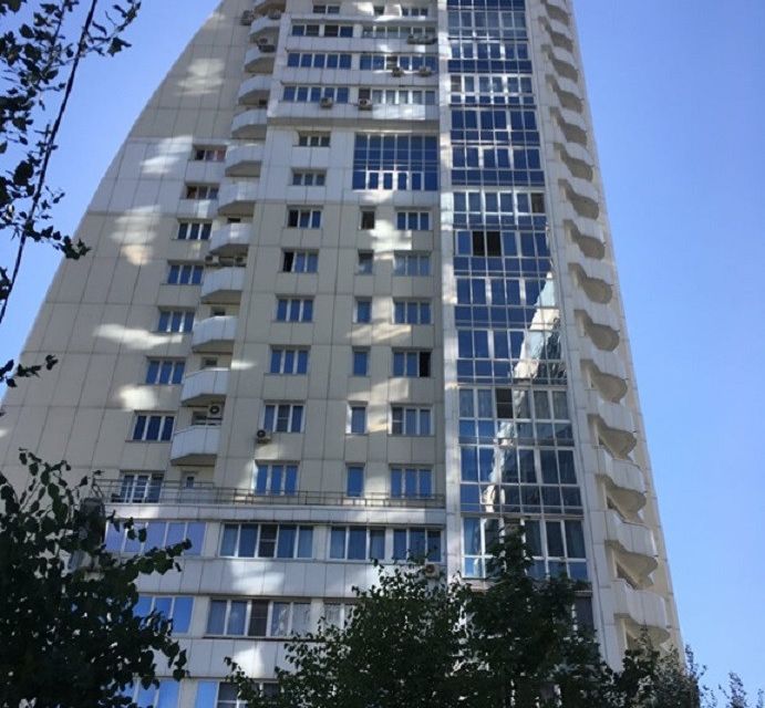 Продаётся 3-комнатная квартира, 101.2 м²