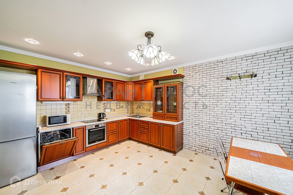 Сдаётся 2-комнатная квартира, 78 м²