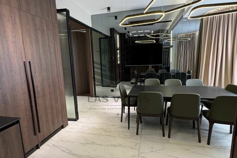 Сдаётся 3-комнатная квартира, 130 м²