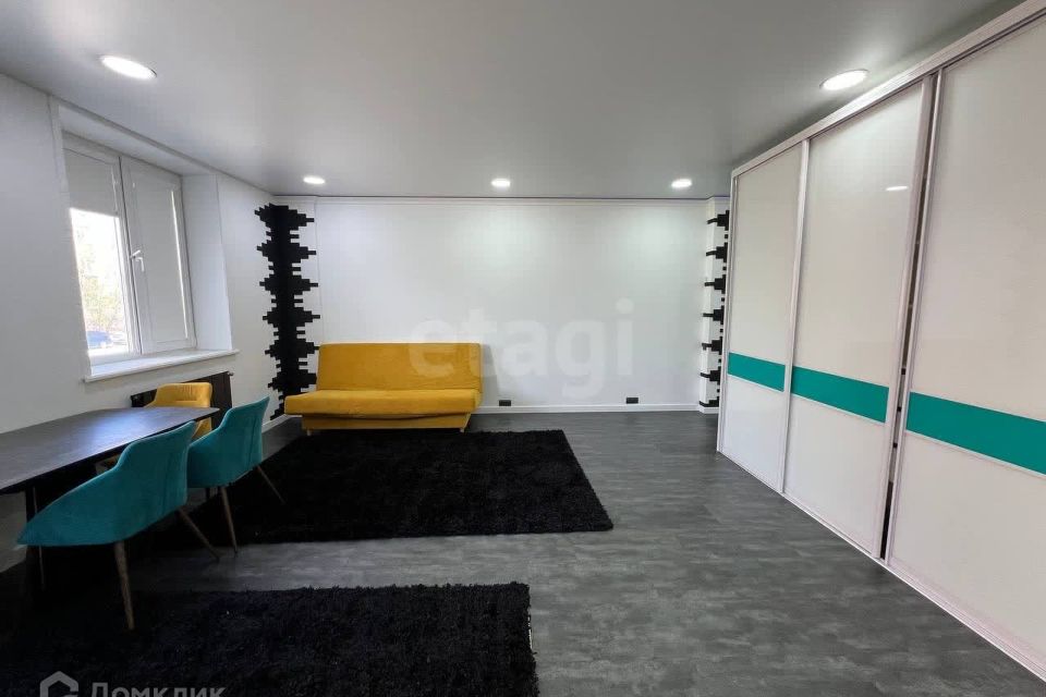 Сдаётся 2-комнатная квартира, 87 м²