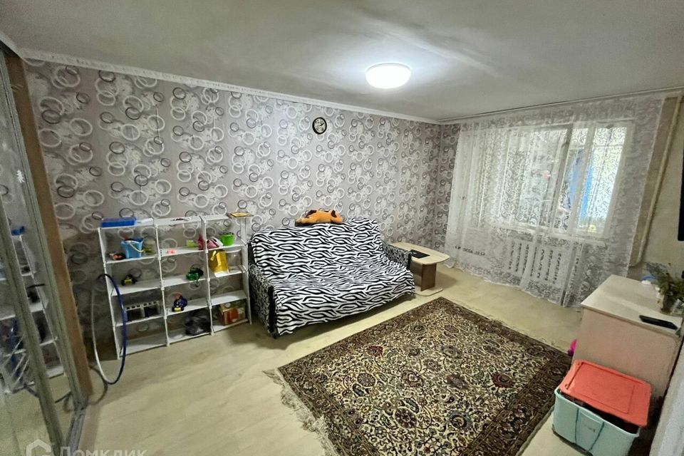 Продаётся 1-комнатная квартира, 39.8 м²
