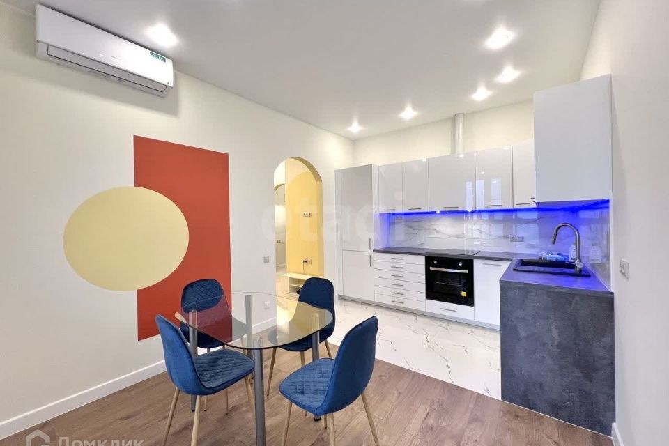 Продаётся 2-комнатная квартира, 60.7 м²