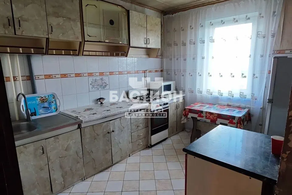 Продаётся 4-комнатная квартира, 83.2 м²