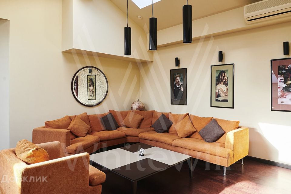 Продаётся 2-комнатная квартира, 136 м²