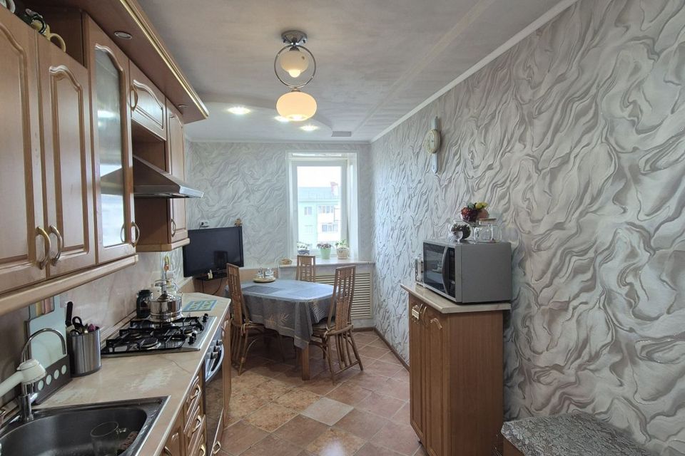 Продаётся 4-комнатная квартира, 77.1 м²