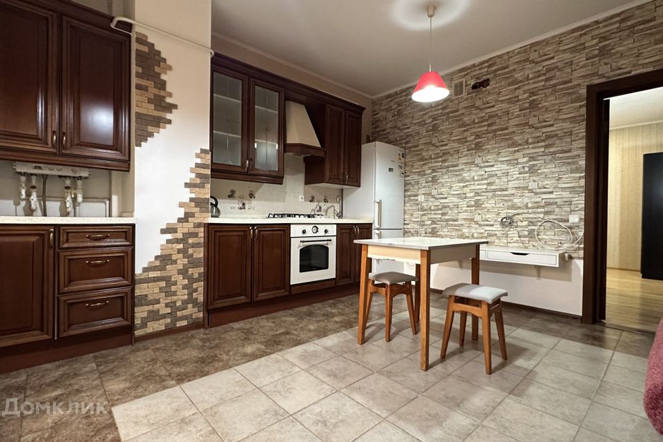 Сдаётся 1-комнатная квартира, 51 м²