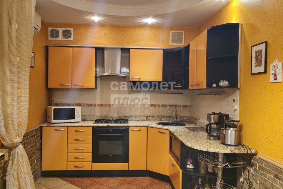 Продаётся 2-комнатная квартира, 92.4 м²