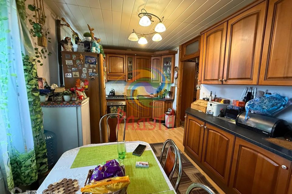 Продаётся 4-комнатная квартира, 127.2 м²