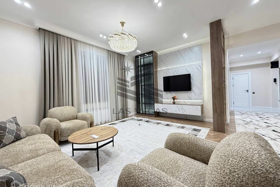 Сдаётся 2-комнатная квартира, 73 м²