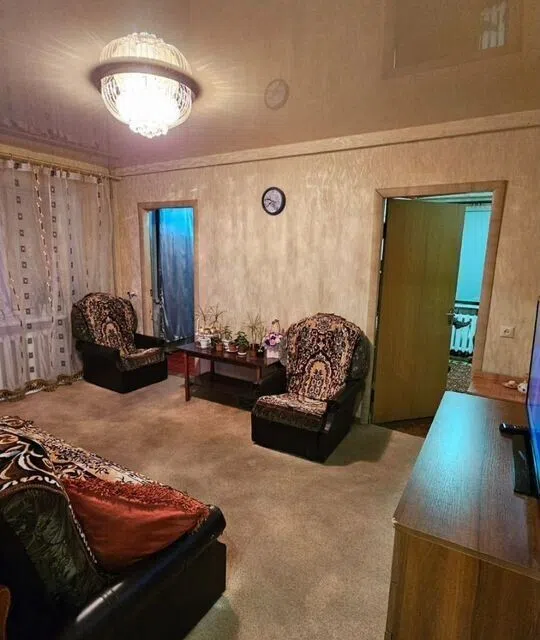Продаётся 3-комнатная квартира, 40.7 м²