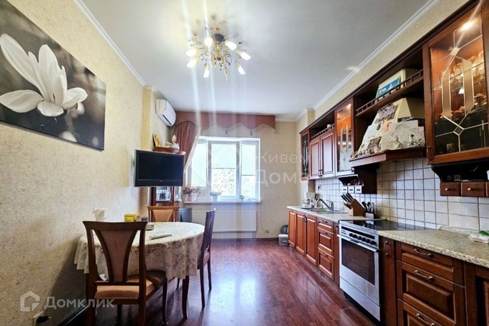 Продаётся 3-комнатная квартира, 109.4 м²
