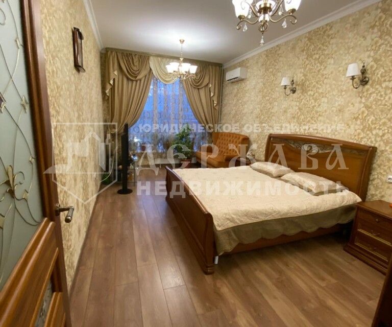 Продаётся 3-комнатная квартира, 104.6 м²