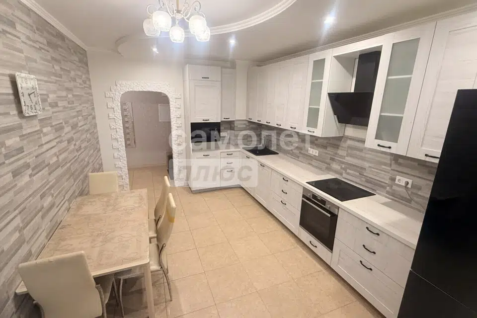 Продаётся 3-комнатная квартира, 116 м²