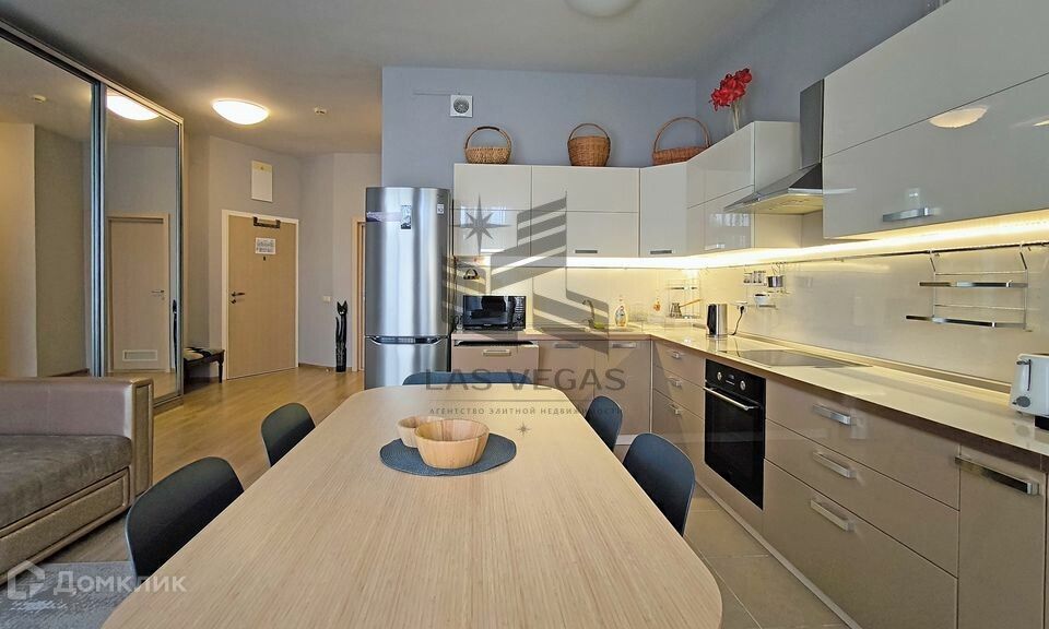 Сдаётся 2-комнатная квартира, 110 м²