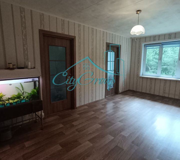 Продаётся 4-комнатная квартира, 61 м²