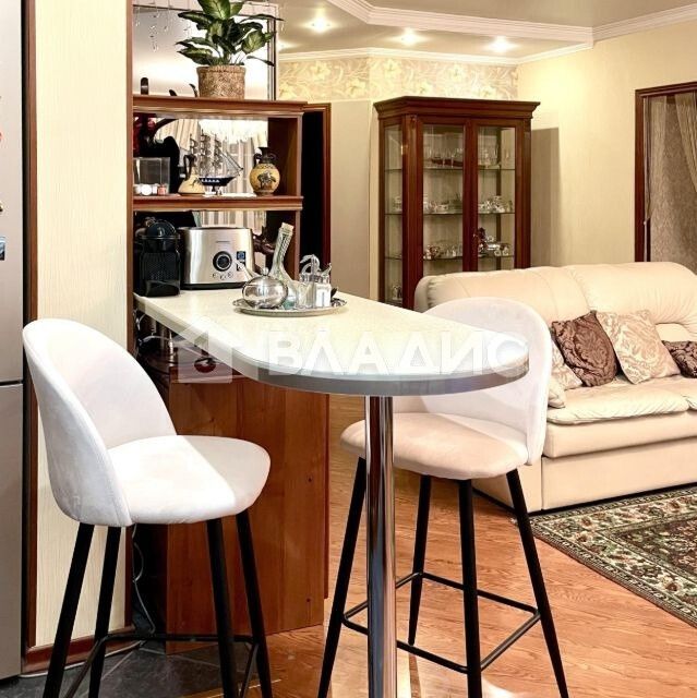 Продаётся 3-комнатная квартира, 103.8 м²