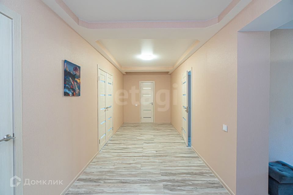 Продаётся 4-комнатная квартира, 149.7 м²