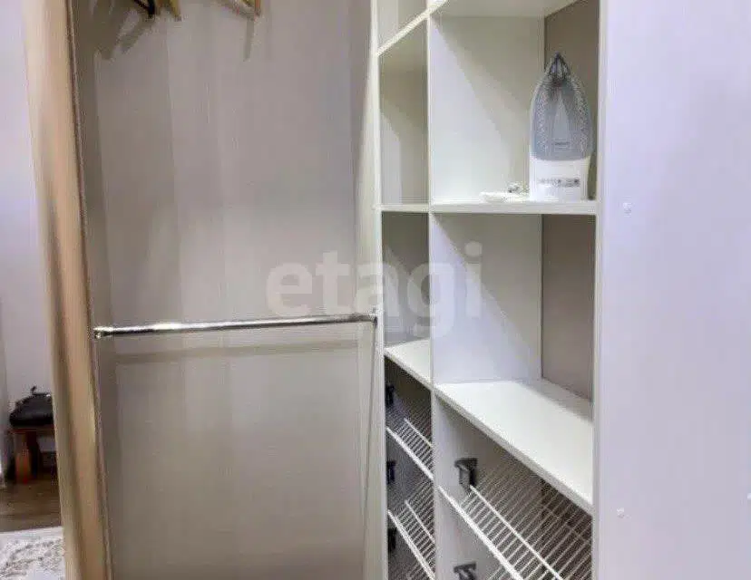 Продаётся 1-комнатная квартира, 41.8 м²