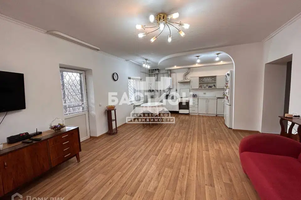Продаётся 2-этажный дом, 170 м²