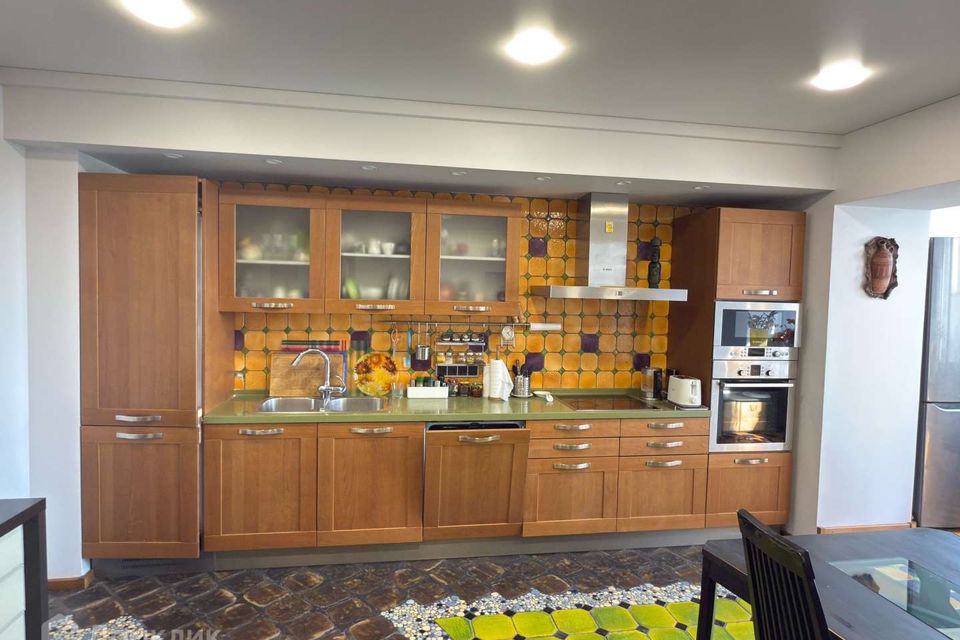 Продаётся 2-комнатная квартира, 95.2 м²