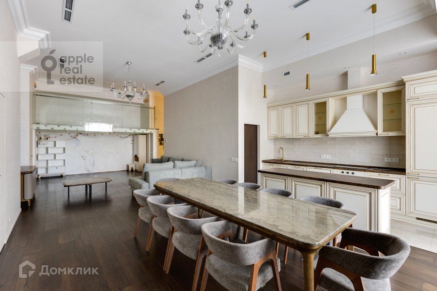 Продаётся 5-комнатная квартира, 236 м²