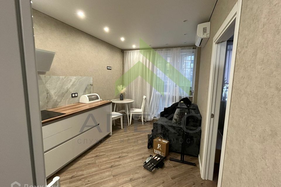 Продаётся 1-комнатная квартира, 41.8 м²