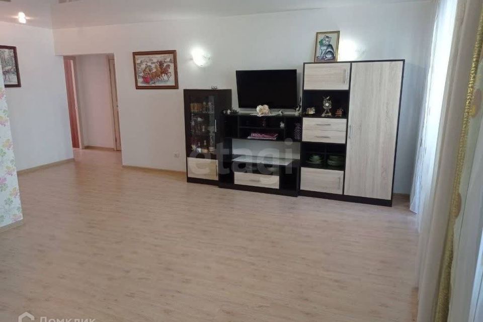 Продаётся 2-комнатная квартира, 63.7 м²