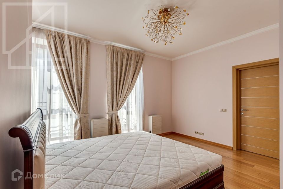Сдаётся 2-комнатная квартира, 96 м²