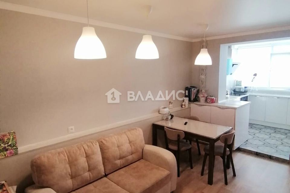 Сдаётся 2-комнатная квартира, 65 м²