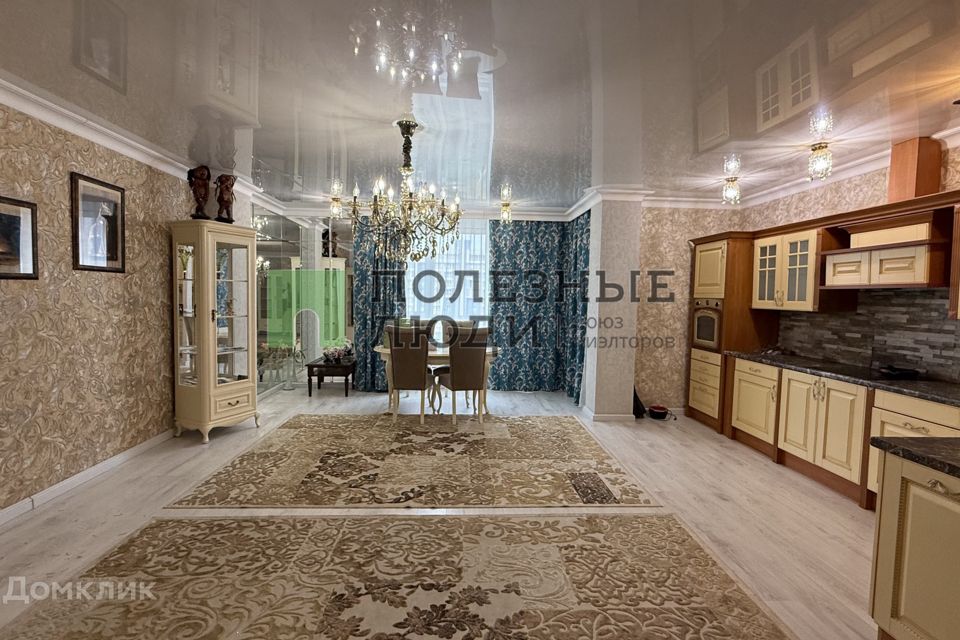 Продаётся 3-комнатная квартира, 126 м²