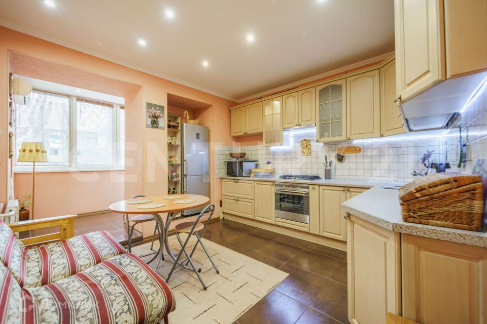 Сдаётся 1-комнатная квартира, 82.6 м²